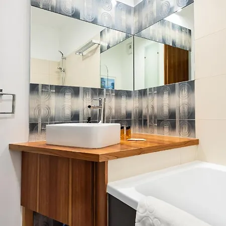 Apartman Bemowo Kocjana 2-bedroom By Bookinghost Varsó