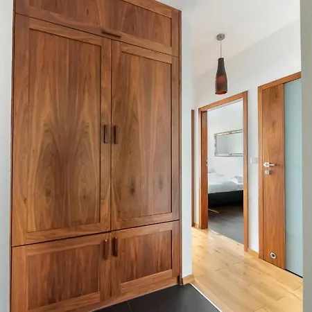 Bemowo Kocjana 2-bedroom By Bookinghost Apartman *