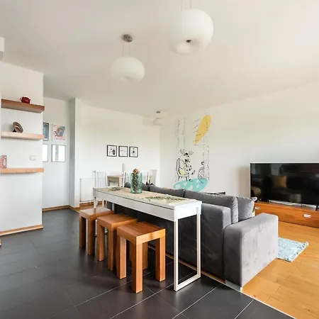 Apartman Bemowo Kocjana 2-bedroom By Bookinghost