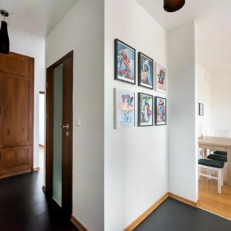 Bemowo Kocjana 2-bedroom By Bookinghost Apartman *