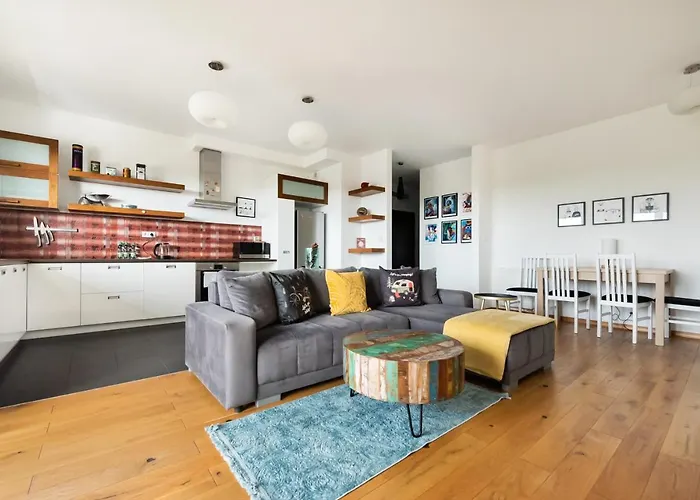 Bemowo Kocjana 2-bedroom By Bookinghost Appartamento