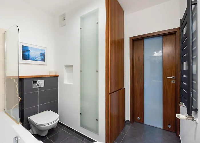 Appartamento Bemowo Kocjana 2-bedroom By Bookinghost *