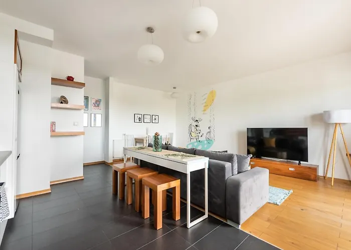 Appartamento Bemowo Kocjana 2-bedroom By Bookinghost