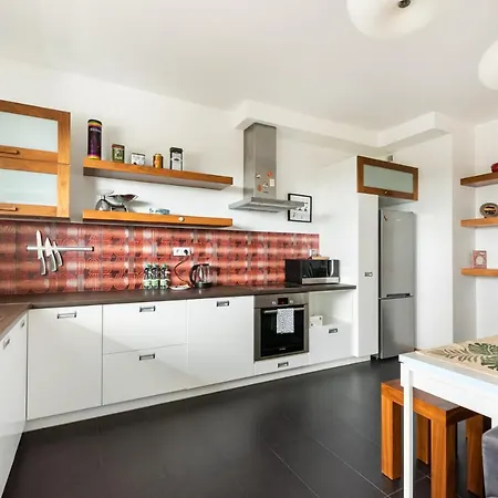 Διαμέρισμα Bemowo Kocjana 2-bedroom By Bookinghost *