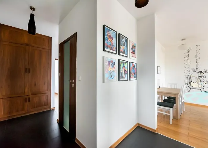 Bemowo Kocjana 2-bedroom By Bookinghost شقة *